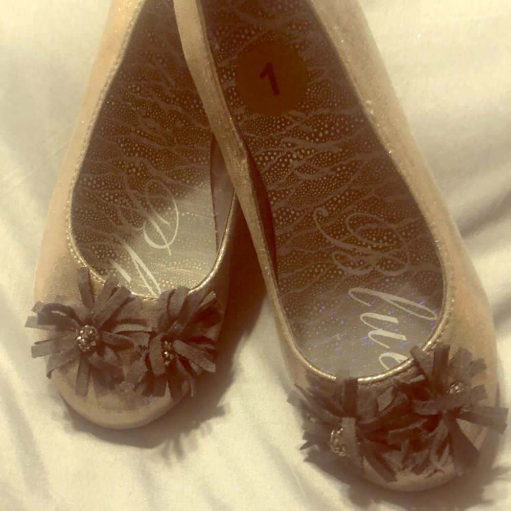 Girls Silver size 1 flats